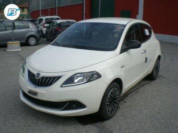 Lancia Ypsilon 1.0 firefly hybrid Platino s&s 70cv